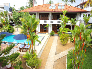 Sky And Sand Guest House