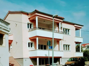 Lovre Skugor Apartments
