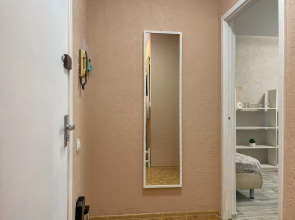 Квартира Welcome Home с Балконом у Метро Народное Ополчение