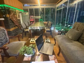 Апартаменты 3BR Flat Old Style 4AC Terrace, Metro
