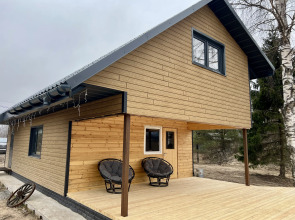 V Karelii Na Beregu Reki Private house