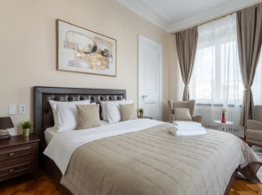 Апартаменты Улучшенные с Двумя Спальнями и Балконом