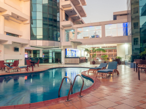 Peacock Hotel