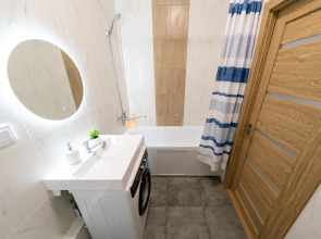 Апартаменты Stepanenkov на Готвальда 24/5 (А)