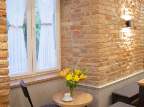 Мебелированные комнаты с Собственными Санузлами на Центральной Пешеходной Улице