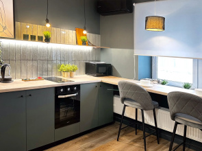 Studiya Khyyuston V ZHK Biznes Klassa Apartments