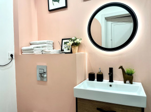 Квартира Ботаника в историческом центре от Wonderapart