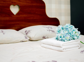 Апартаменты Квартирный Вопрос на Строителей 8