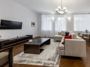 Апартаменты 4-комнатные HomeApart К.Маркса, 30
