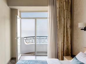 Апартаменты Apart VL на набережной с видом на море