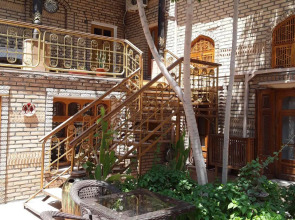 Отель Sasha & Son