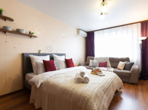 2 komnatnye s balkonom v tsentre goroda ryadom Park Pobedy Apartments