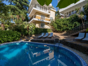 V Samom Tsentre Sochi Private House