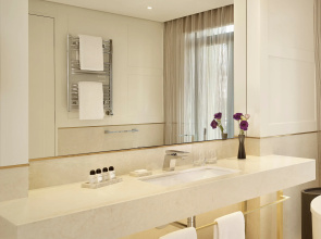 The Alexander, a Luxury Collection Hotel