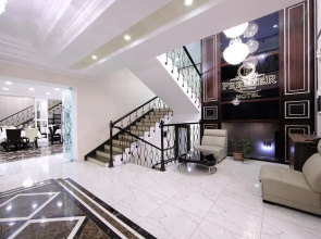 Premier Hotel