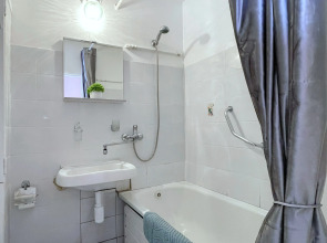 Квартира Welcome Home с Балконом у Метро Народное Ополчение