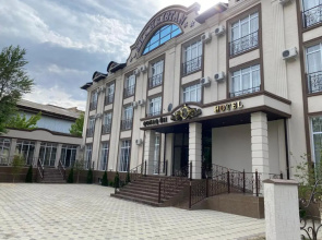 Hotel Shahristan