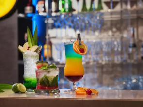 Отель The Berkeley Hotel Pratunam