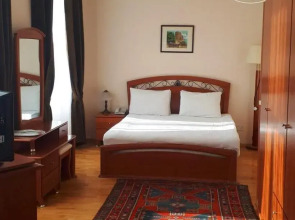 Отель Азкот