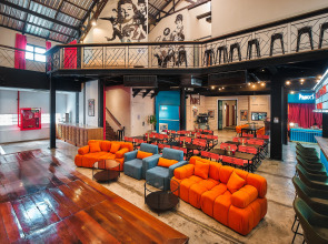 Отель Prince Theatre Heritage Stay