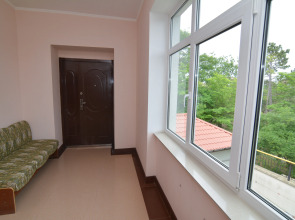 Отель Пчела