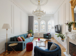 Апартаменты Minin Apartments с видом на Александринский Театр 130 кв.м.