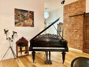 Квартира Art Tolstoy House