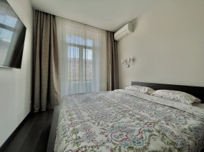 Апартаменты Прекрасная Двухкомнатная Квартира с Видом на Главный Проспект