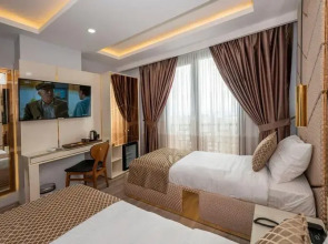 Luxury Airport Hotel by Zazzoni