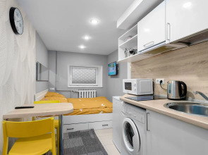 U Vosstaniya Living quarters