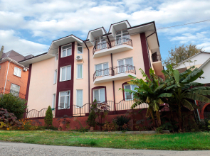 LenArt Guest house