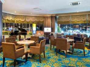 Отель The Berkeley Hotel Pratunam
