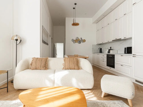 Квартира Большая и Светлая у Таврического Сада