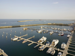 Al Bahar Hotel & Resort