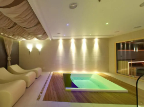 Отель Grand Hotel Yerevan