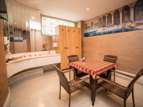 Отель Parkway Inn Hotel & Spa