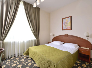 Отель Cronwell Inn Стремянная