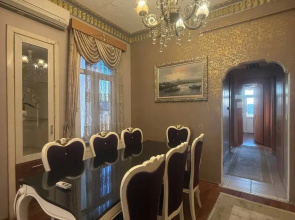 Апартаменты 3BR Flat Old Style 4AC Terrace, Metro