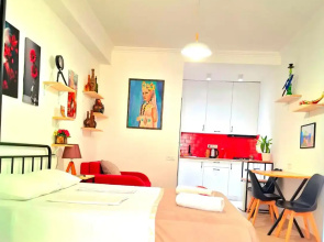 Nebula's Red&White Apartment Apart-Hotel