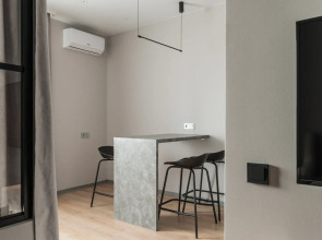 Квартира с Дизайнерским Ремонтом у Театра Кукол Экият