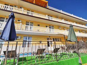 Kronos Hotel