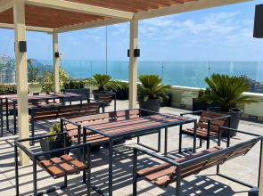 Апартаменты Умные с бассейном у Дендрария