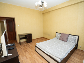 Na Politekhe 8 Apartments