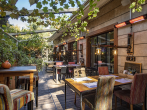 Отель Mercure Tbilisi Old Town