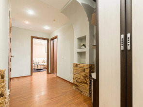 Апартаменты двухкомнатные  на Мещерском бульваре 3/3 .м.Cтрелка. Сова-Дом