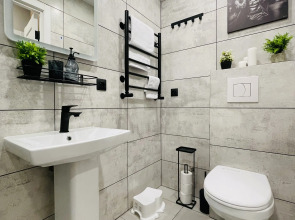 Апартаменты с балконом и видом на сосновый парк рядом с морем