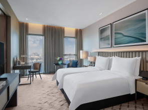 Address Grand Creek Harbour Hotel