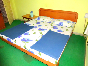 Shree Shantinath Palace by Sky Stays Hotel