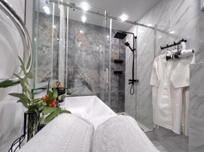 Апартаменты Bид на реку с террасы 13го этажа