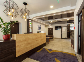 Отель Old Town Trio